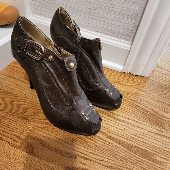 Frederick's of Hollywood Brown High Heel Open Toe Booties Size 11 - Picture 1 of 5